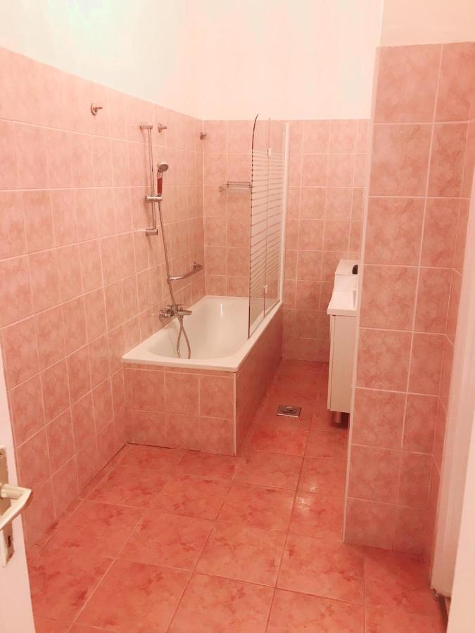 Happy Apartment In The Heart Of Budapest With 2 Rooms Ngoại thất bức ảnh